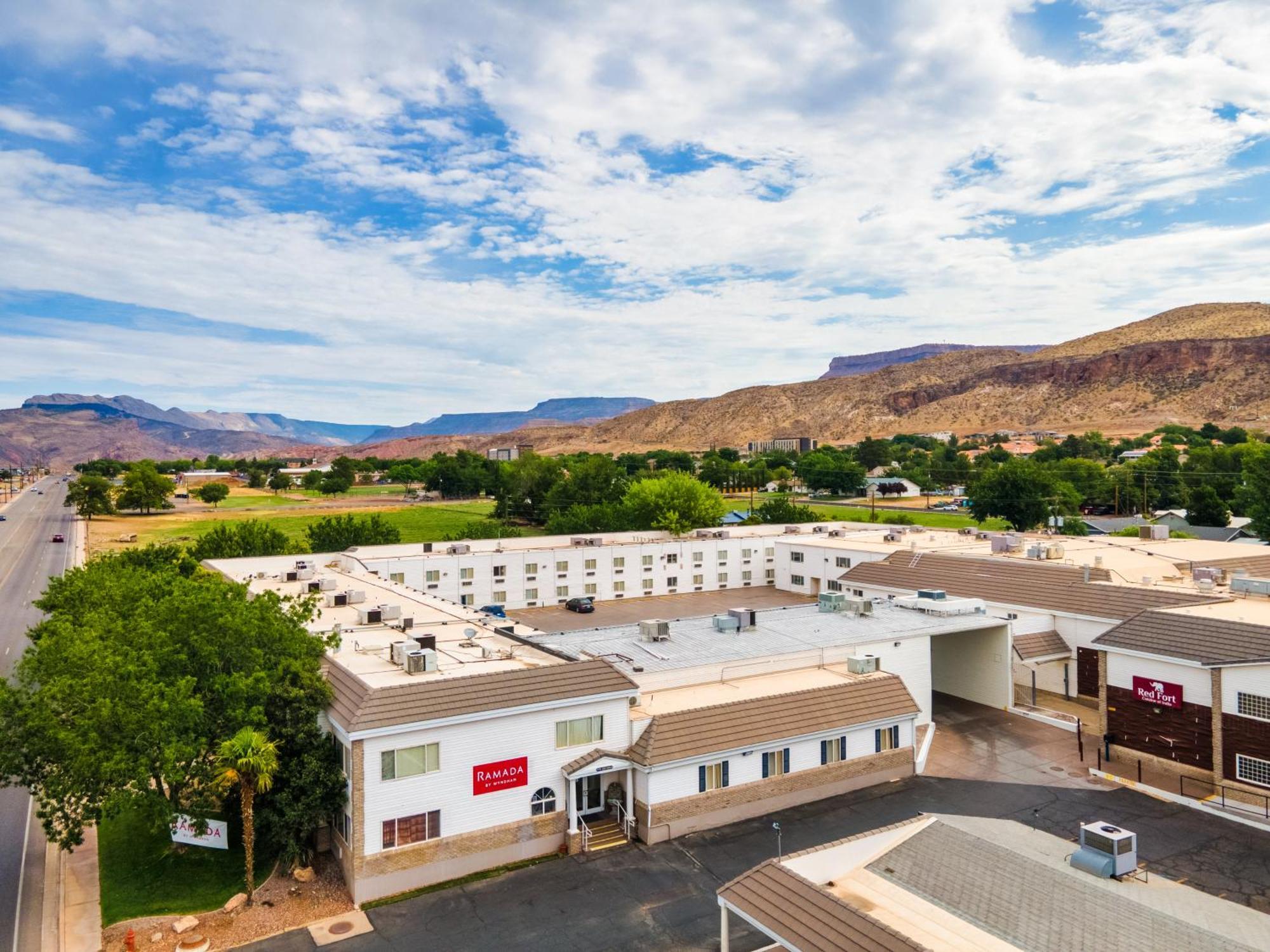 Ramada By Wyndham La Verkin Zion National Park Exterior photo