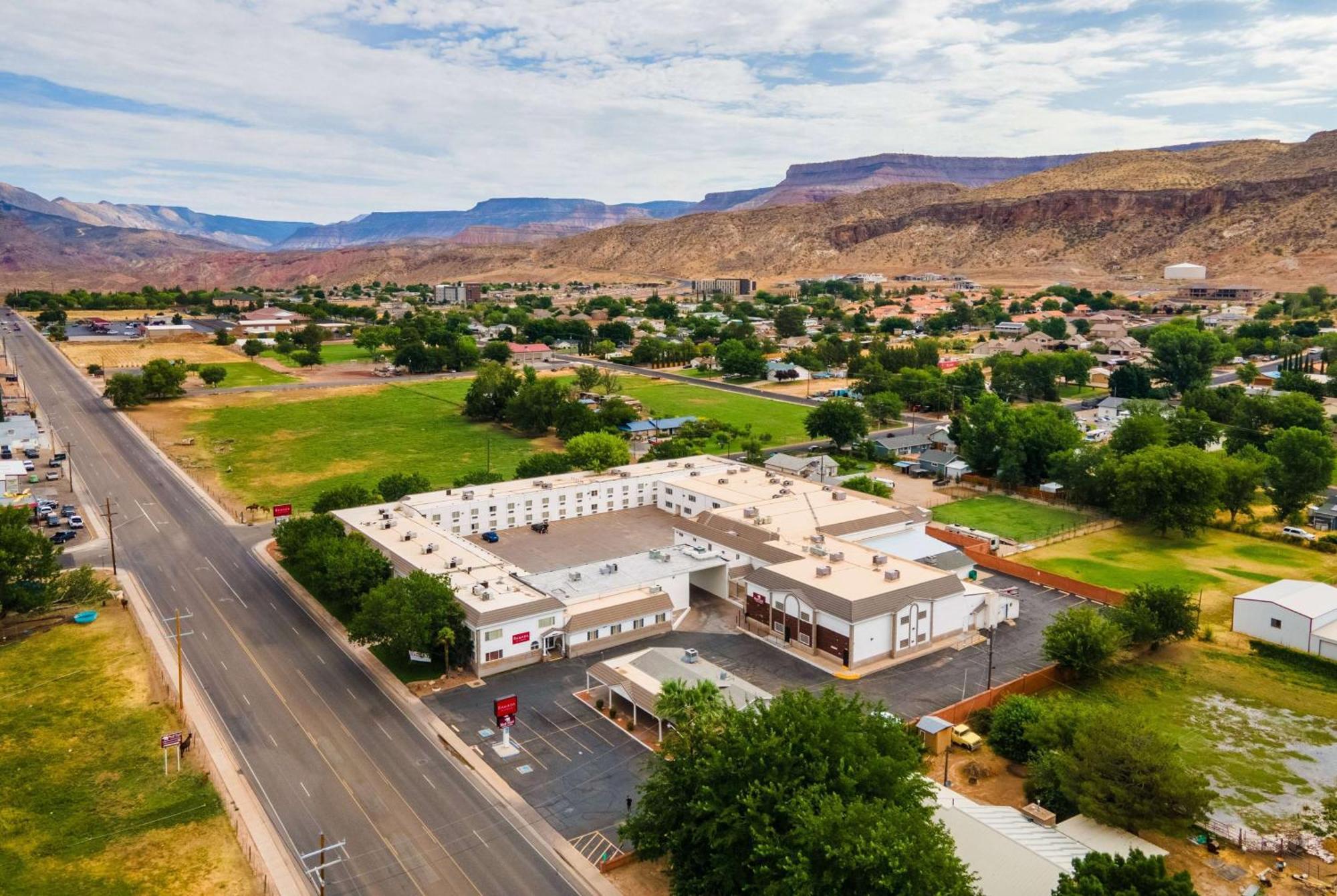 Ramada By Wyndham La Verkin Zion National Park Exterior photo