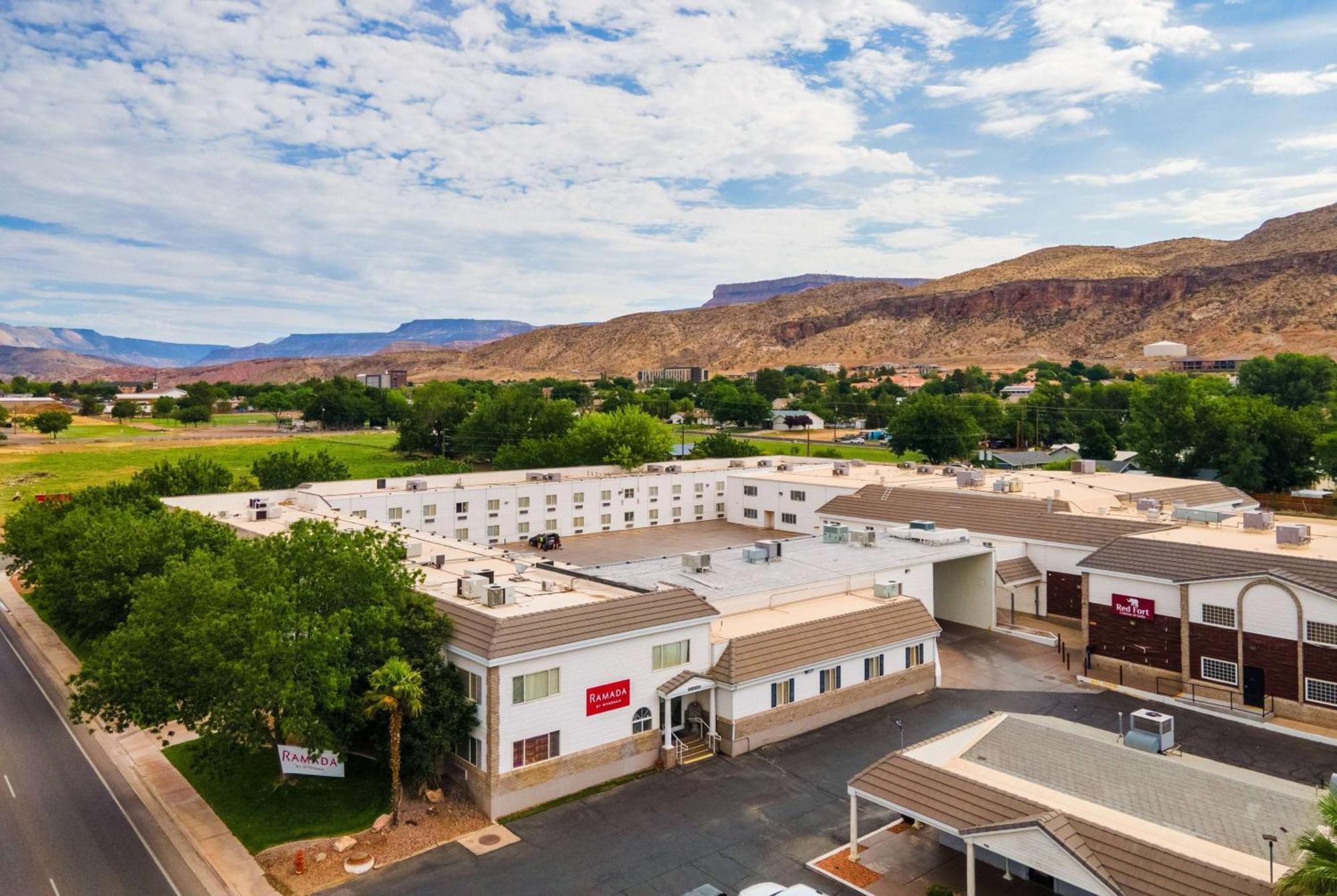Ramada By Wyndham La Verkin Zion National Park Exterior photo